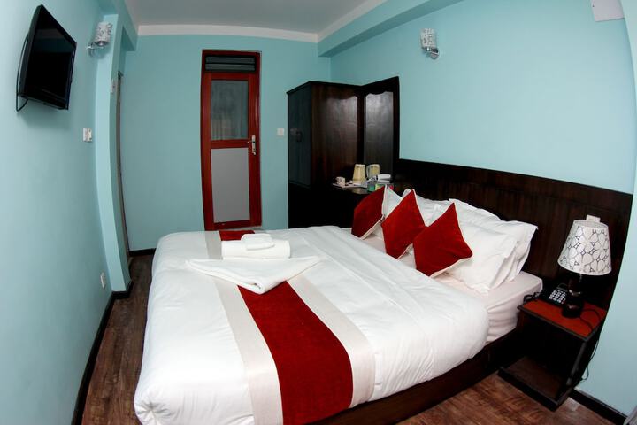 Room 12 of 41