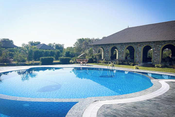 Pool 21 of 76