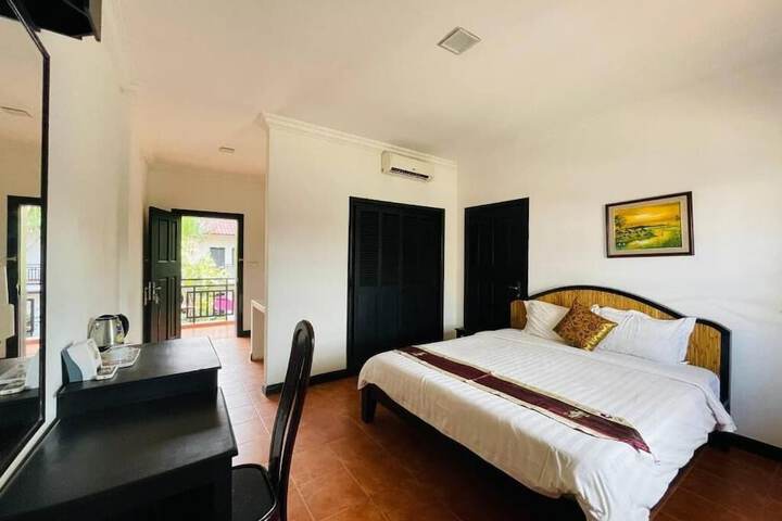 Room 9 of 23