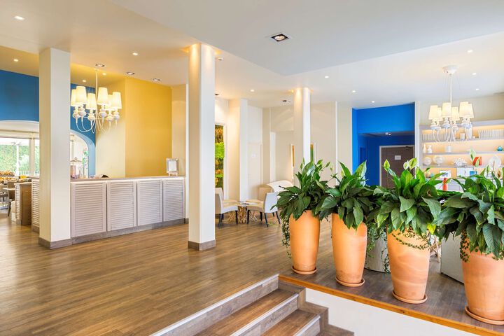 Guest Lobby
