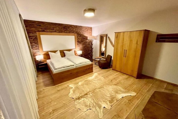 Room 4 of 24