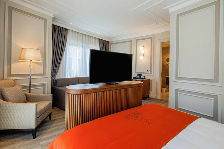 Room 18 of 130