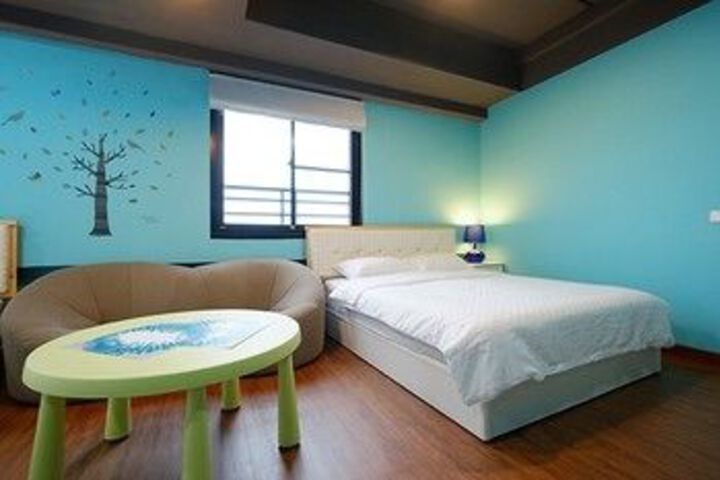 Room 10 of 19