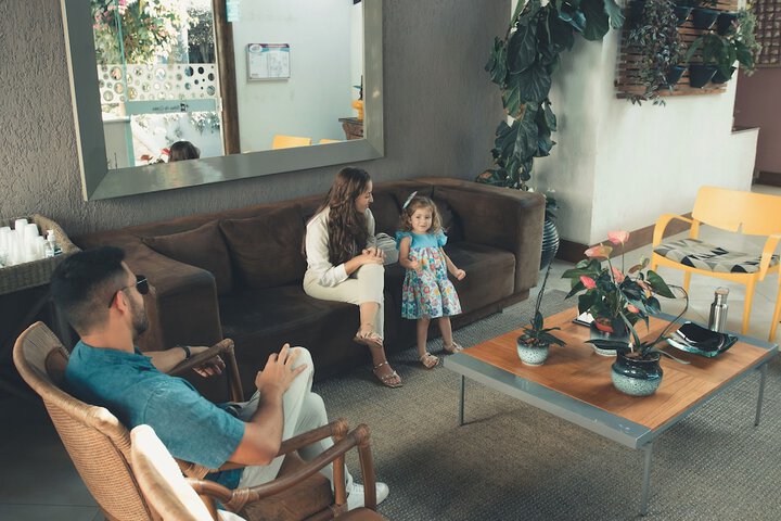 Lounge 77 of 88