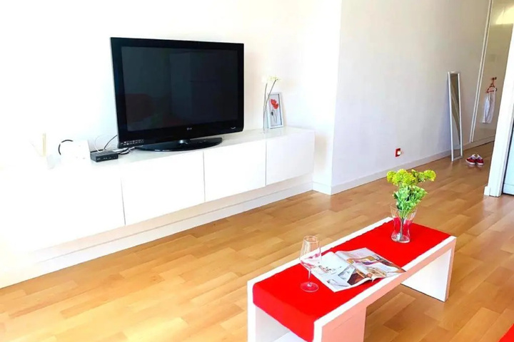 Room 2 of 19