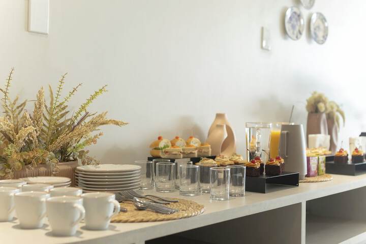 Breakfast/Coffee Service 30 of 30