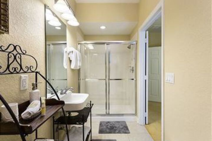 Room 2 of 11