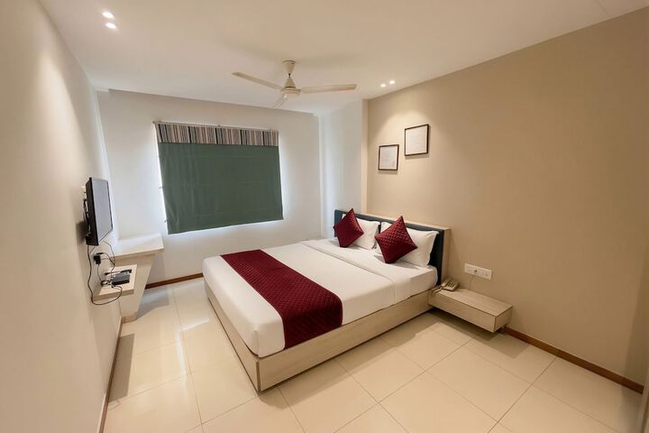 Room 9 of 37