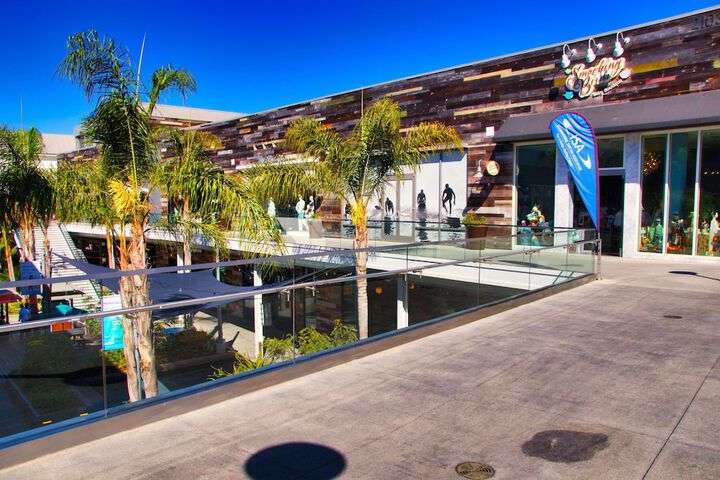 Shopping mall