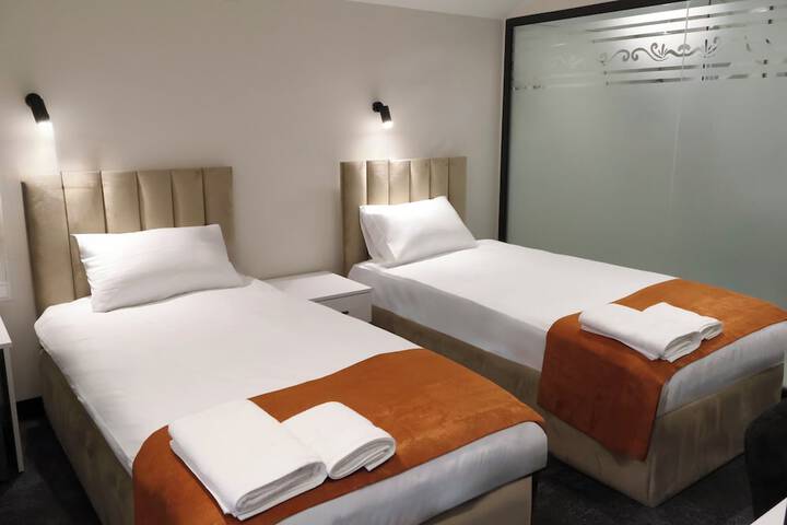 Room 12 of 20