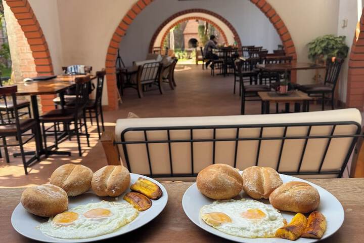 Breakfast/Coffee Service 108 of 134
