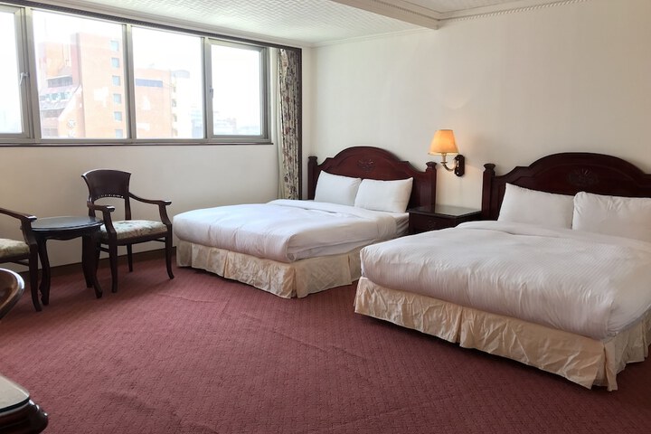 Room 7 of 44