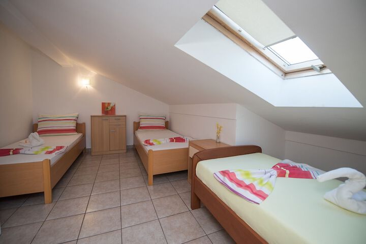 Room 15 of 59