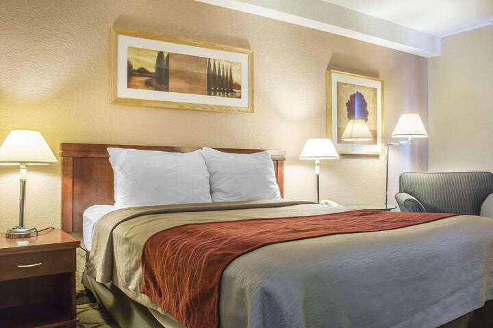 2 Double Beds (10 of 11)