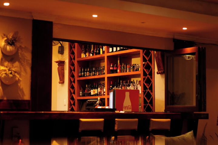 Lounge 11 of 18