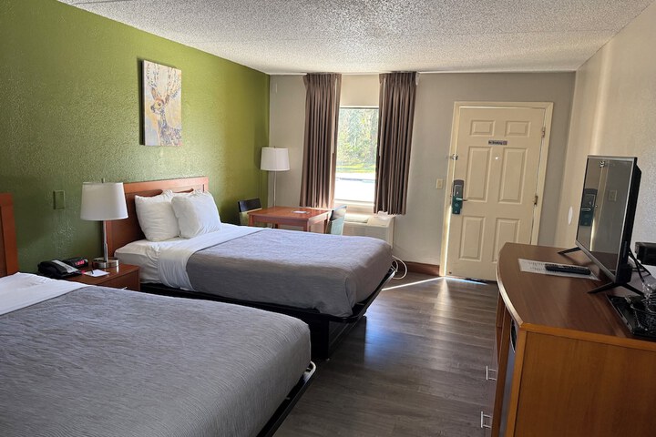 Room 25 of 54