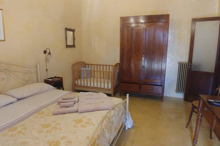 Room 22 of 96