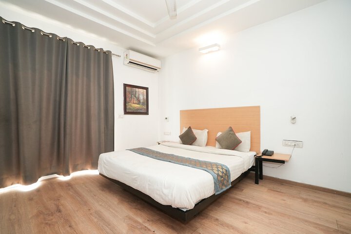 Room 11 of 26