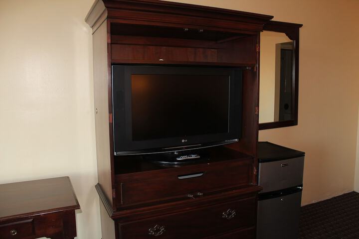 Double Accessible King Size Bed (10 of 24)