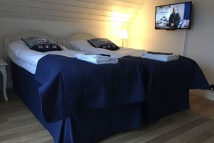 Room 13 of 28