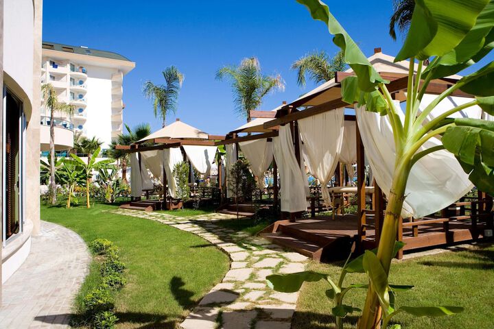 Hotel Exterior 105 of 121