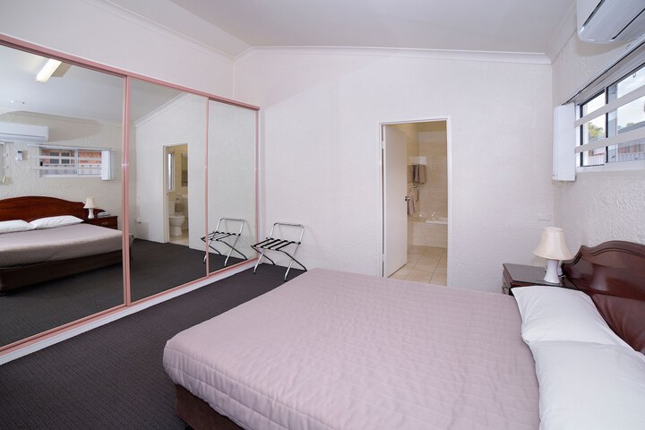 Room 3 of 21