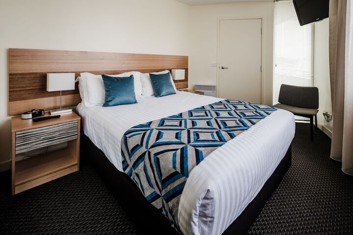 Room 4 of 22
