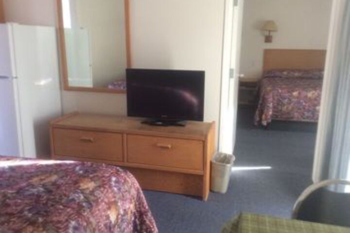 Room 33 of 42