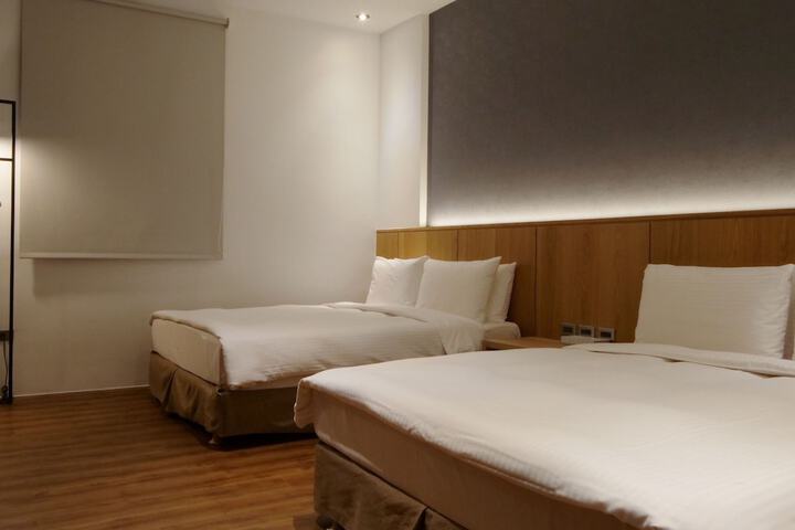 Room 12 of 101