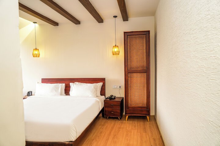 Room 5 of 90