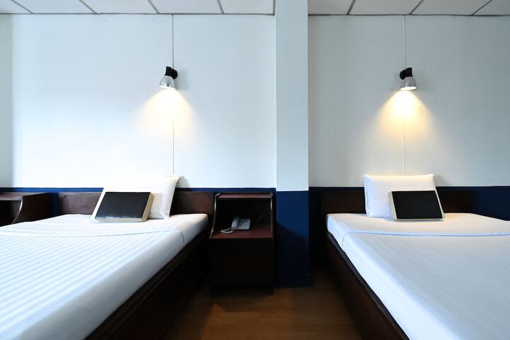 Room 19 of 120