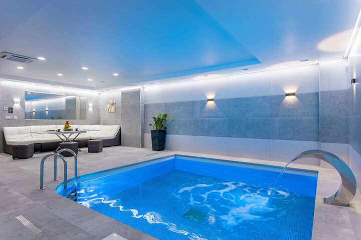 Pool 43 of 62