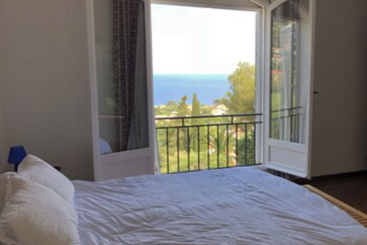 Room 16 of 22