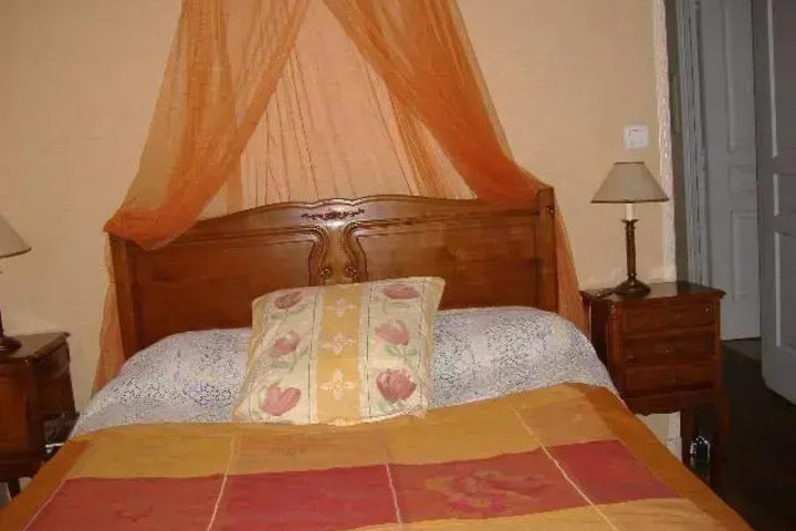Room 3 of 10