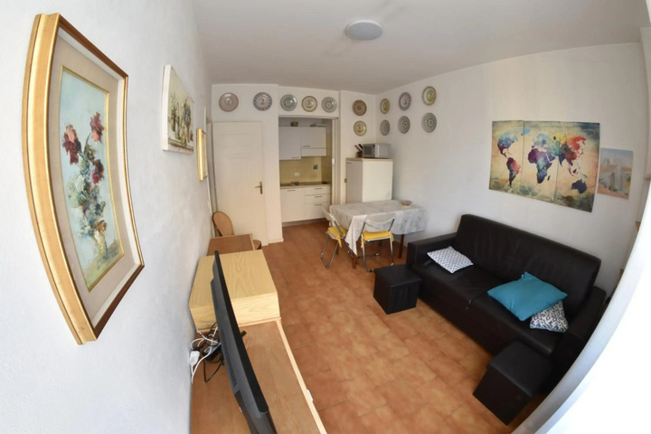 Room 4 of 17