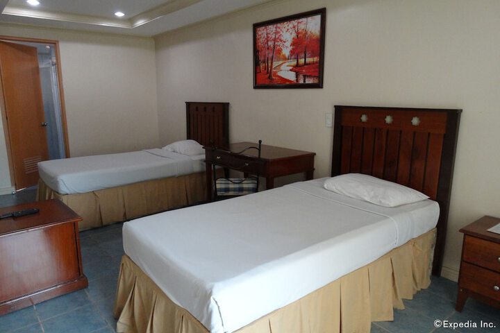 Room 10 of 40