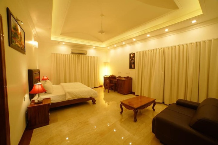 Room 8 of 49