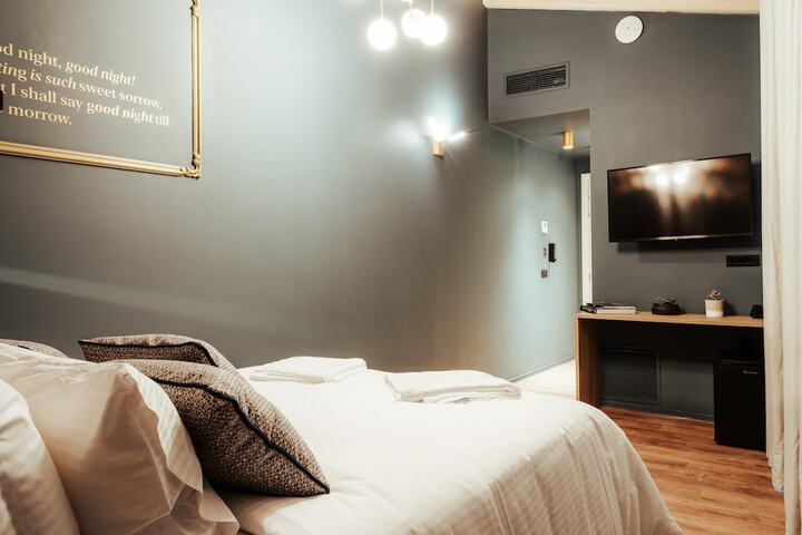 Room 10 of 89