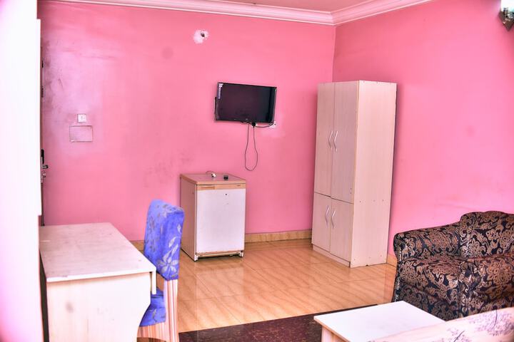 Room 18 of 34