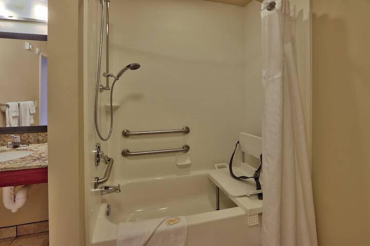 Room 15 of 31