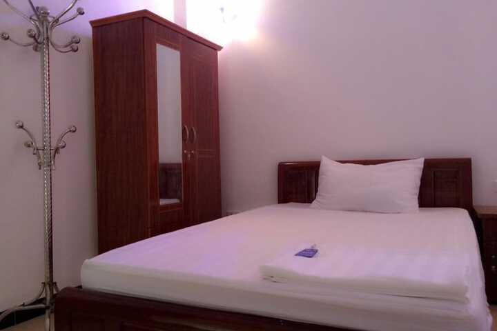Room 9 of 40