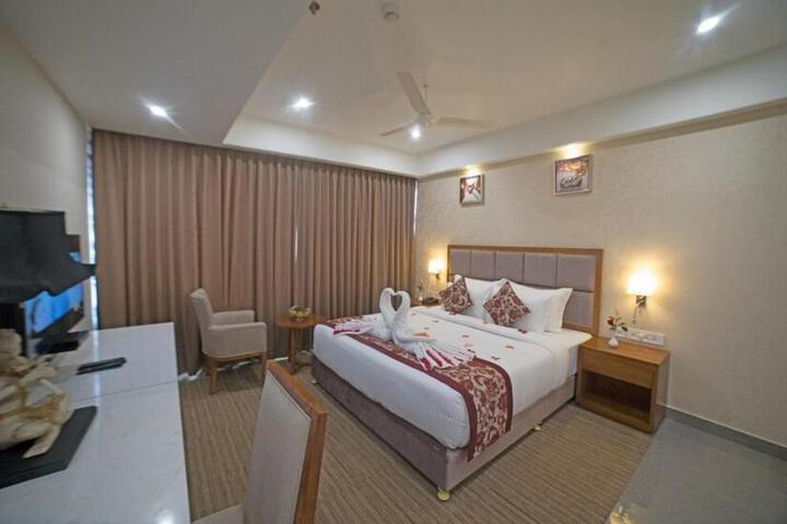 Hotel Hill Palace
