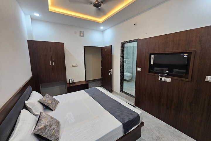 Room 7 of 38