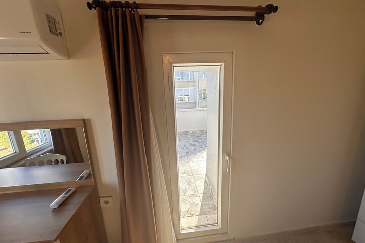 Room 50 of 171