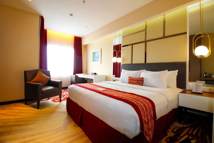 Room 8 of 48