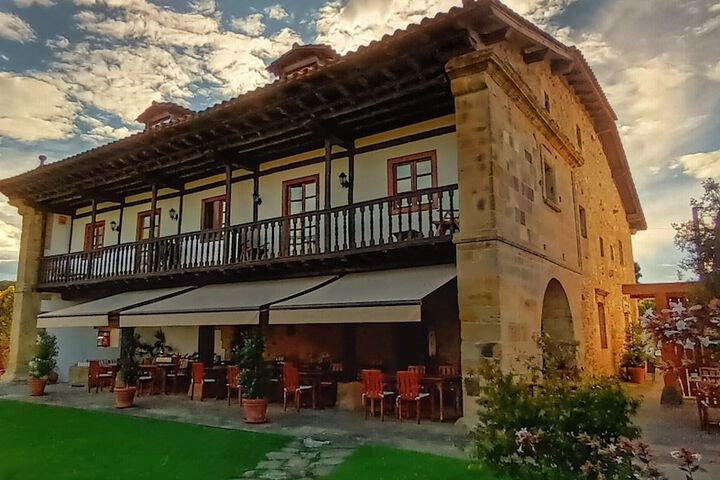 Hotel 74 of 80