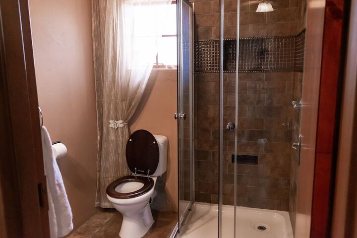 Room 15 of 28