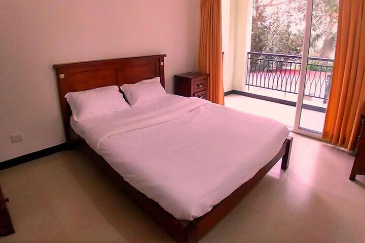 Room 4 of 15