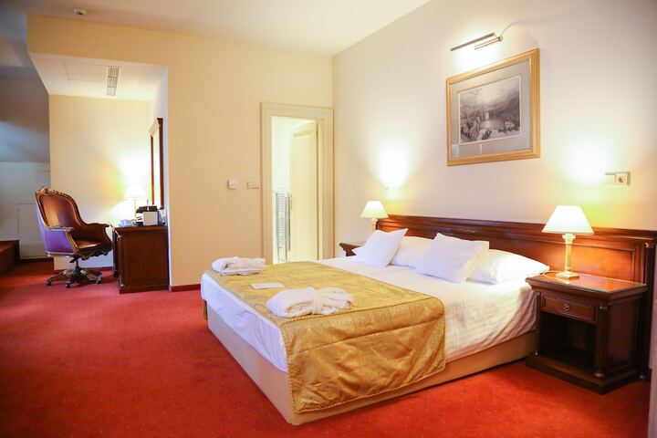 Room 34 of 97