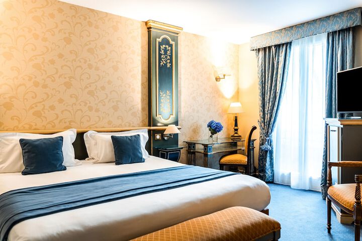 Room 8 of 28